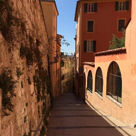 Chateau - Vieux Apartman *